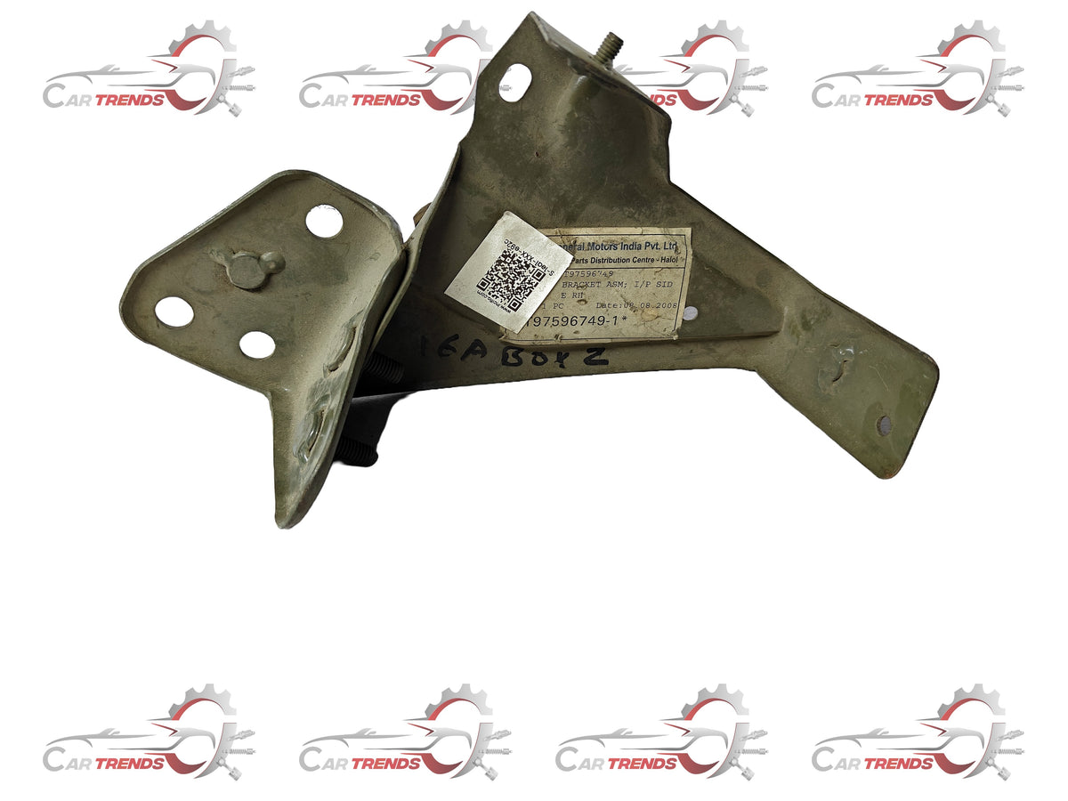 CarTrends Bracket Tavera Right T97596749, spare parts, showing a close-up of the right side bracket for Tavera vehicle.