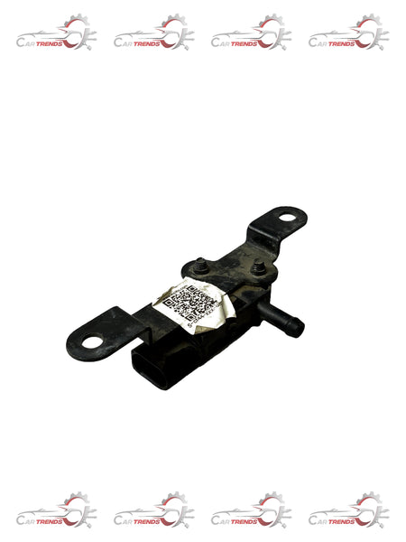 Chevrolet Optra high pressure sensor from CarTrends, a spare part for engine performance monitoring and diagnostics.