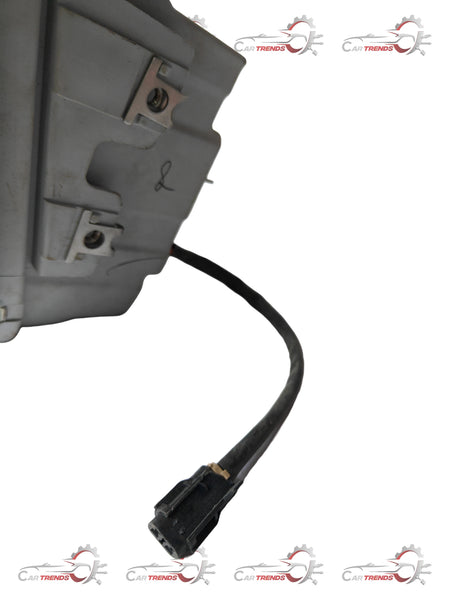 CarTrends right fog lamp for Tavera, close-up view of the spare part showing the lens and mounting area.