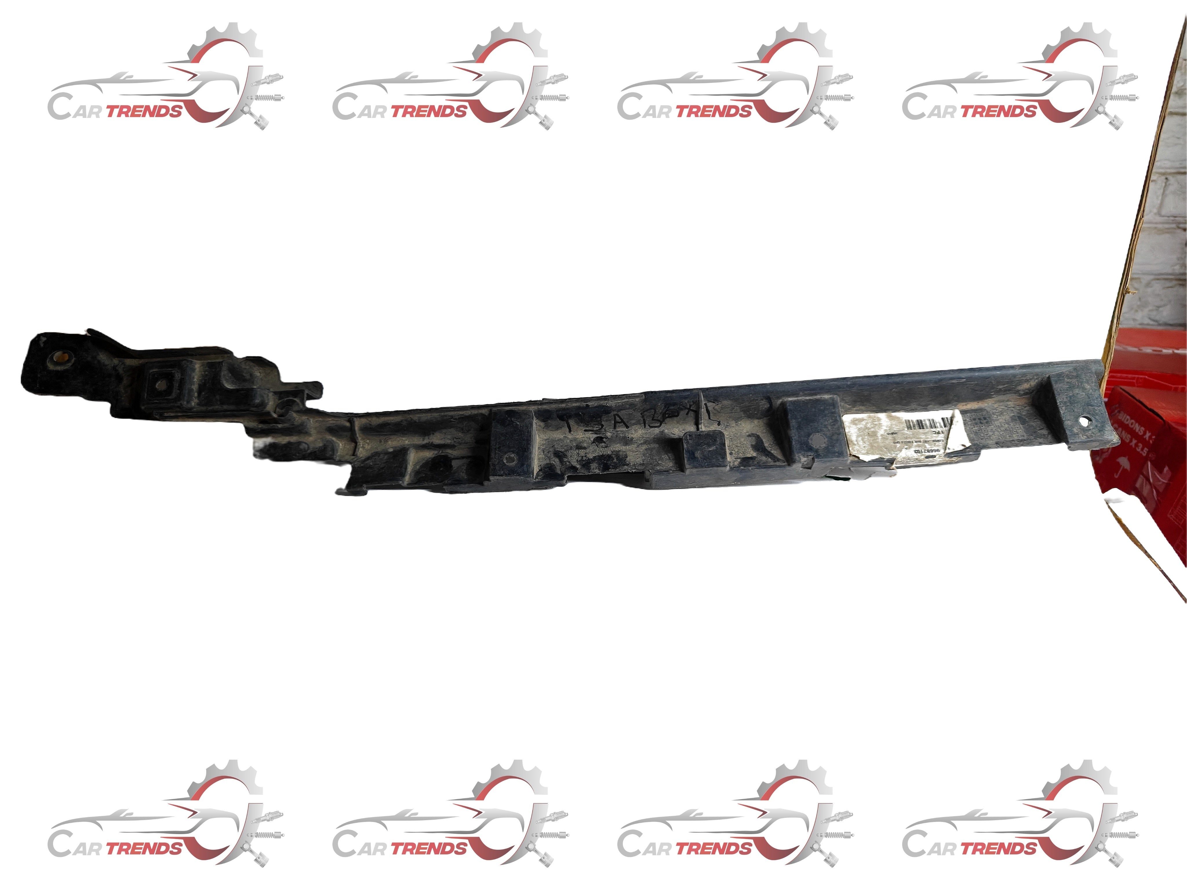 CarTrends front bumper plate for Beat J96687193 spare parts, showing a close-up of the bumper component with mounting points.