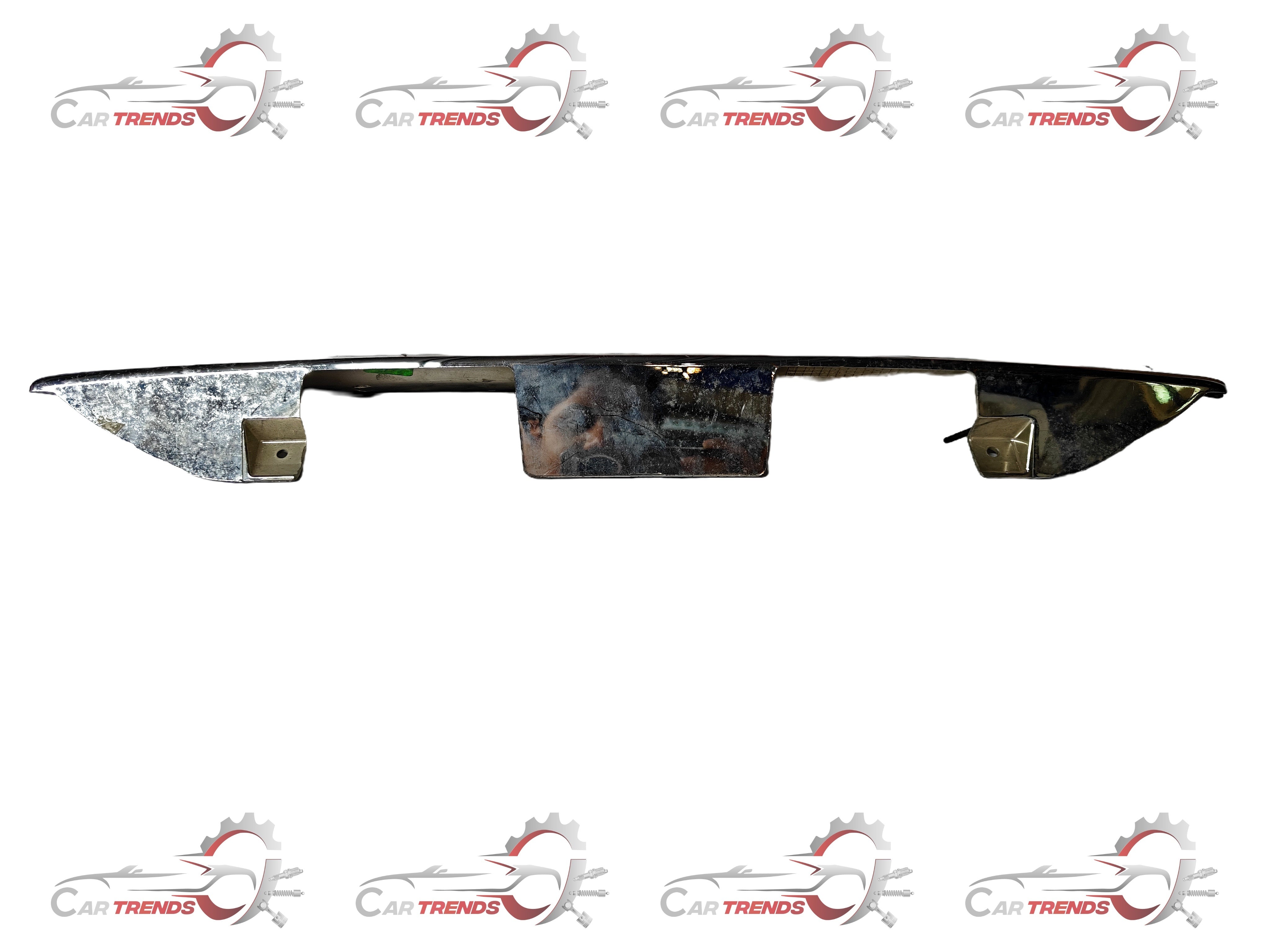 CarTrends Garnish Rear Lamp for Tavera T97595620, spare car parts with a sleek design and clear lens.
