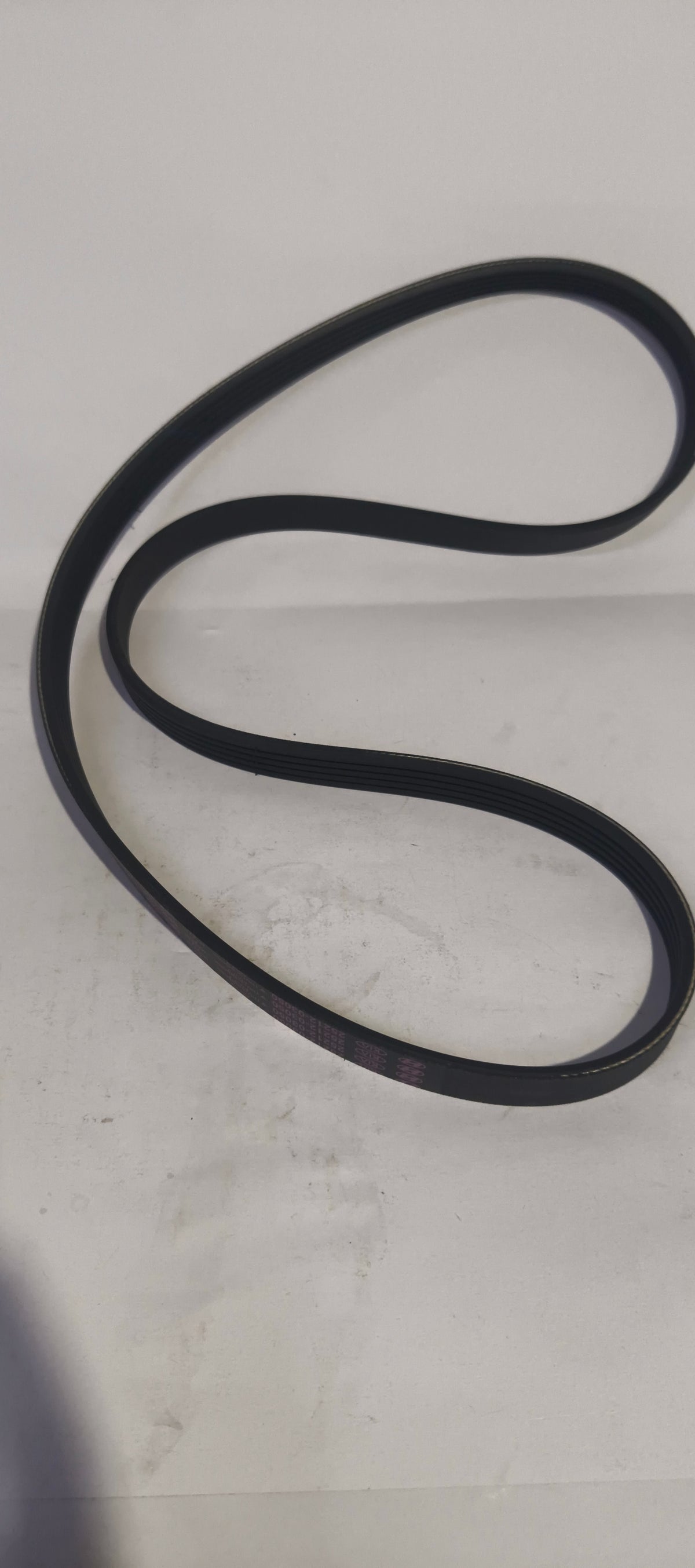 Hyundai Xcent fan belt from CarTrends, spare auto part for engine cooling and accessory drive system.