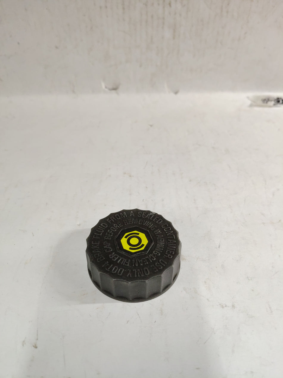 CarTrends brake cylinder cover for Chevrolet Enjoy, spare part replacement for brake master reservoir.