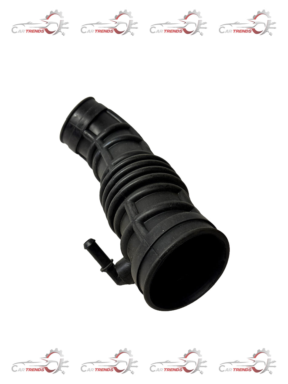 CarTrends air cleaner outlet hose assembly for Chevrolet Aveo engine, spare part replacement for improved airflow.