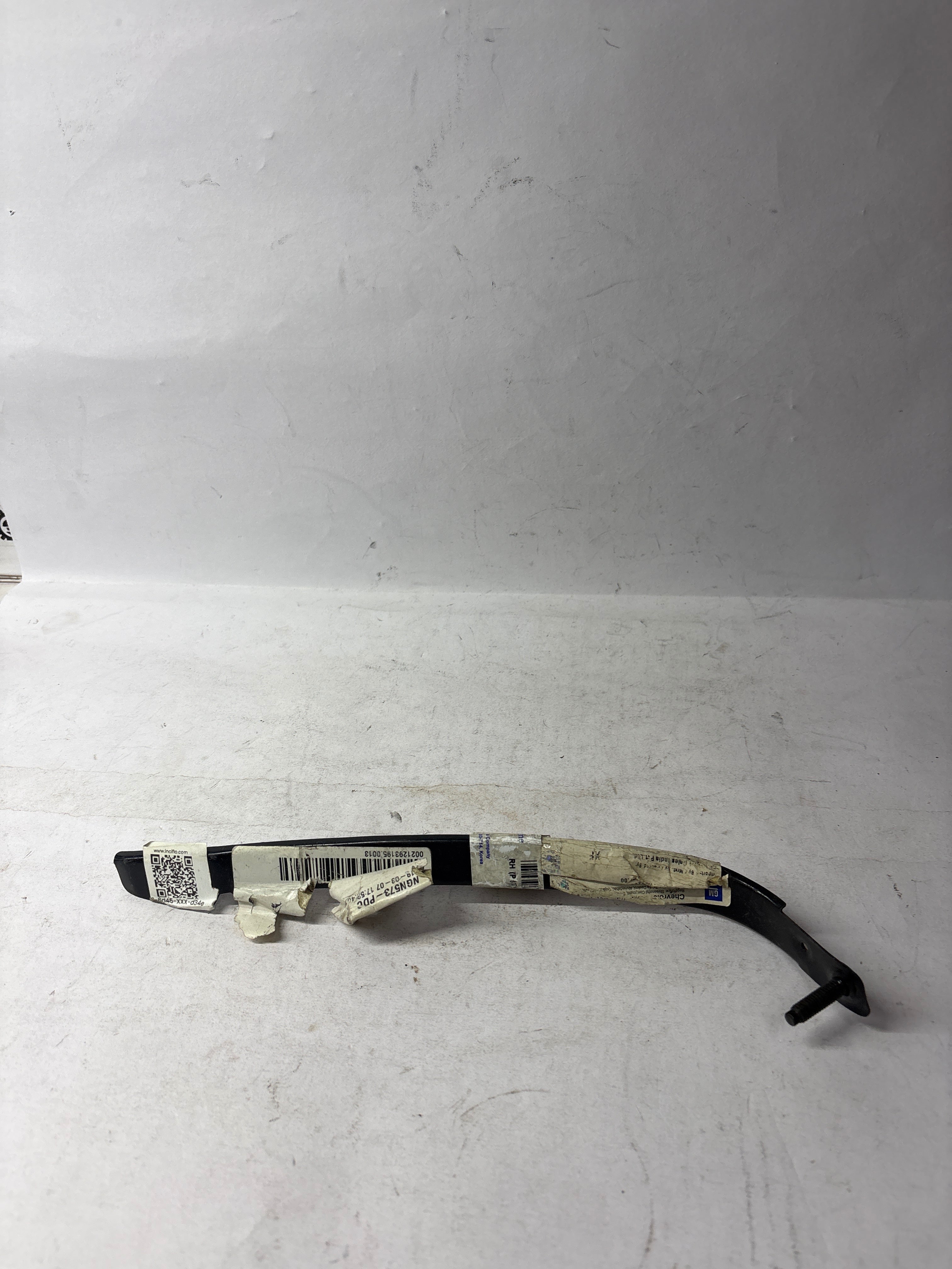 CarTrends rear bumper support for Aveo right side, car spare part in black metal with mounting brackets and bolts.
