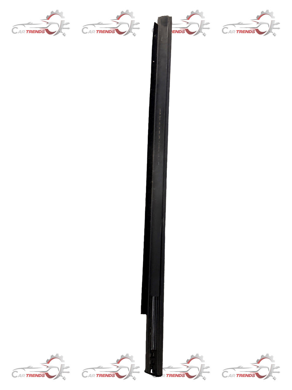 CarTrends rear right outer window sealing strip for vehicle door, spare part with black rubber finish