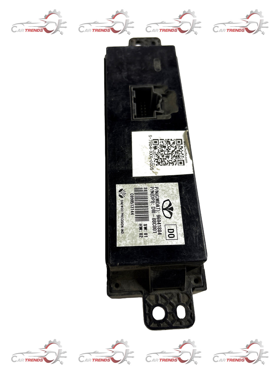 CarTrends J96941884 Display Captiva spare part, close-up view of the automotive component for Chevrolet Captiva.