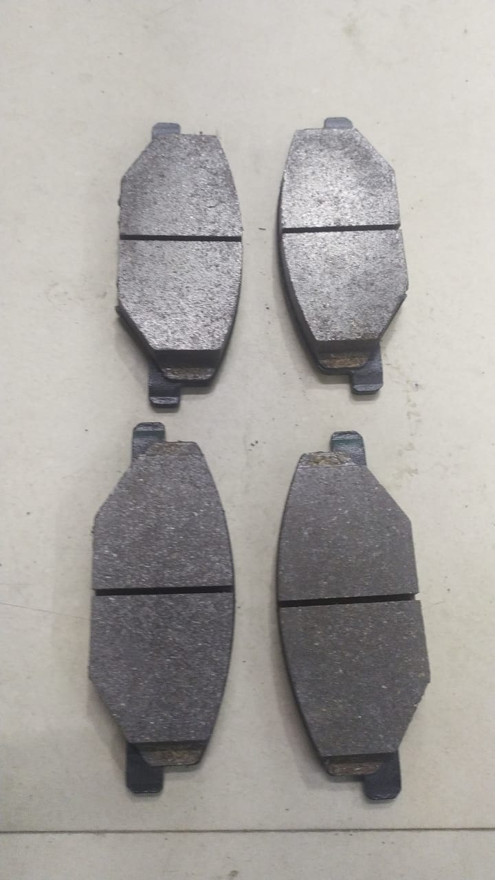 CarTrends front brake pad set for Skoda Fabia 1.2L manual transmission, spare parts showing brake pads and assembly.