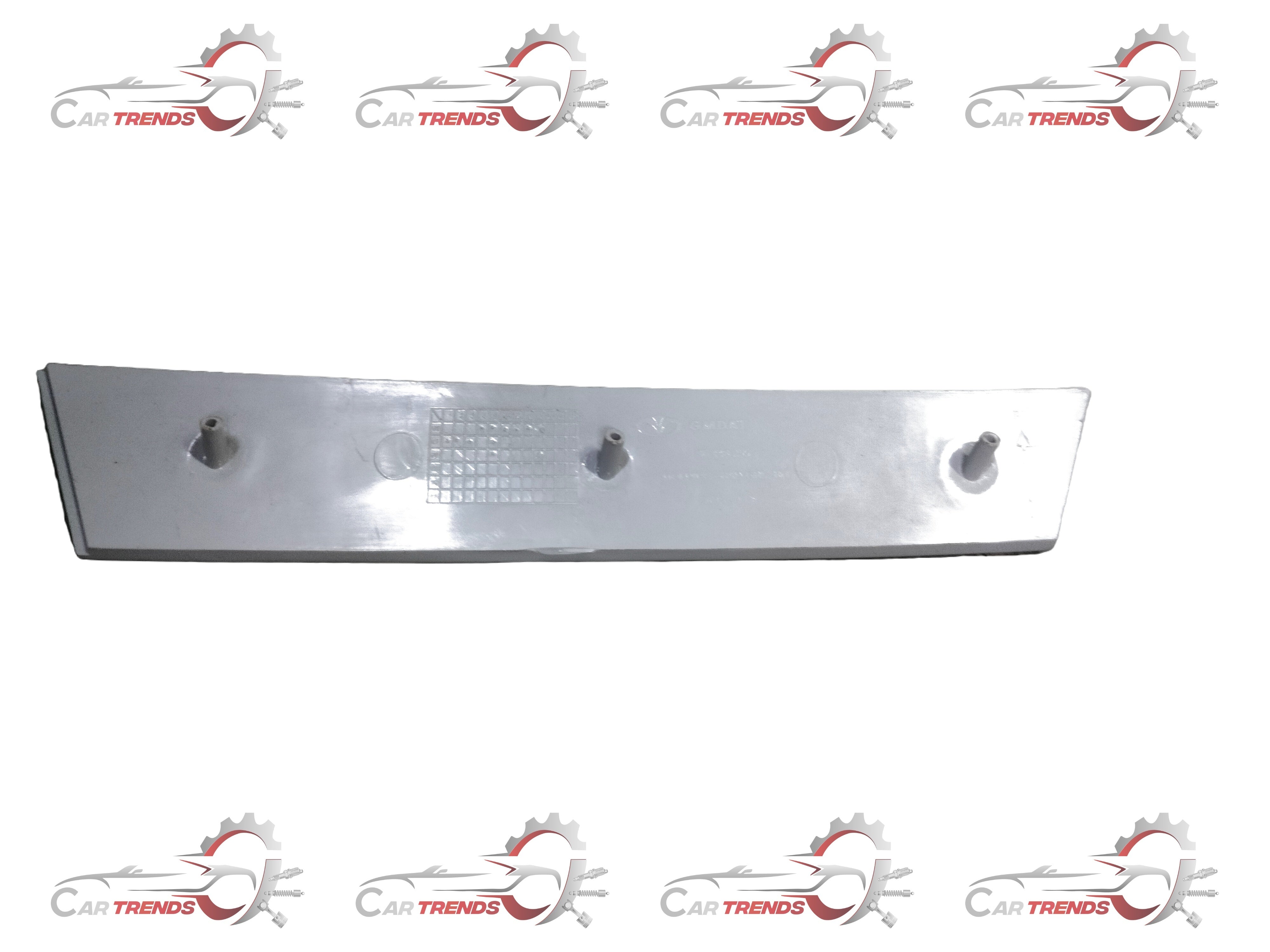 CarTrends molding Rad grille lower Captiva J96448259 spare part shown in the image, close-up of the grille with detailed design.