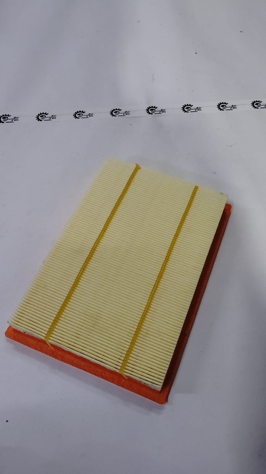 CarTrends Renault Kwid air filter 165460279R for engine air intake, replacement spare part in new condition