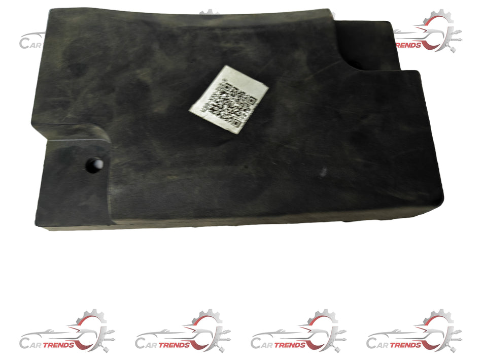 CarTrends spare tire stopper for Tavera, durable spare parts accessory for secure tire storage.