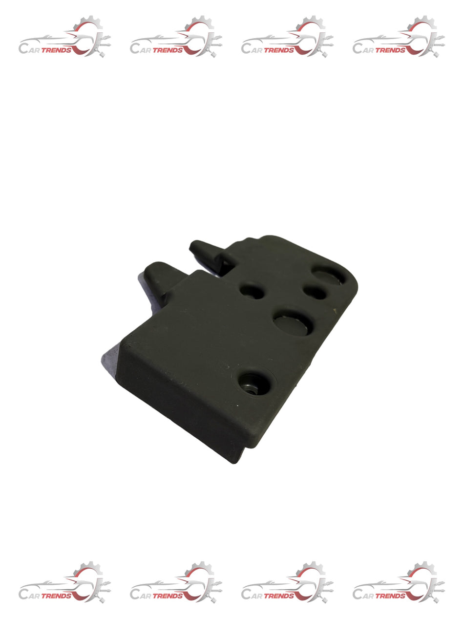 CarTrends spare door latch for Tavera second seat left side, replacement part for vehicle door security and functionality.