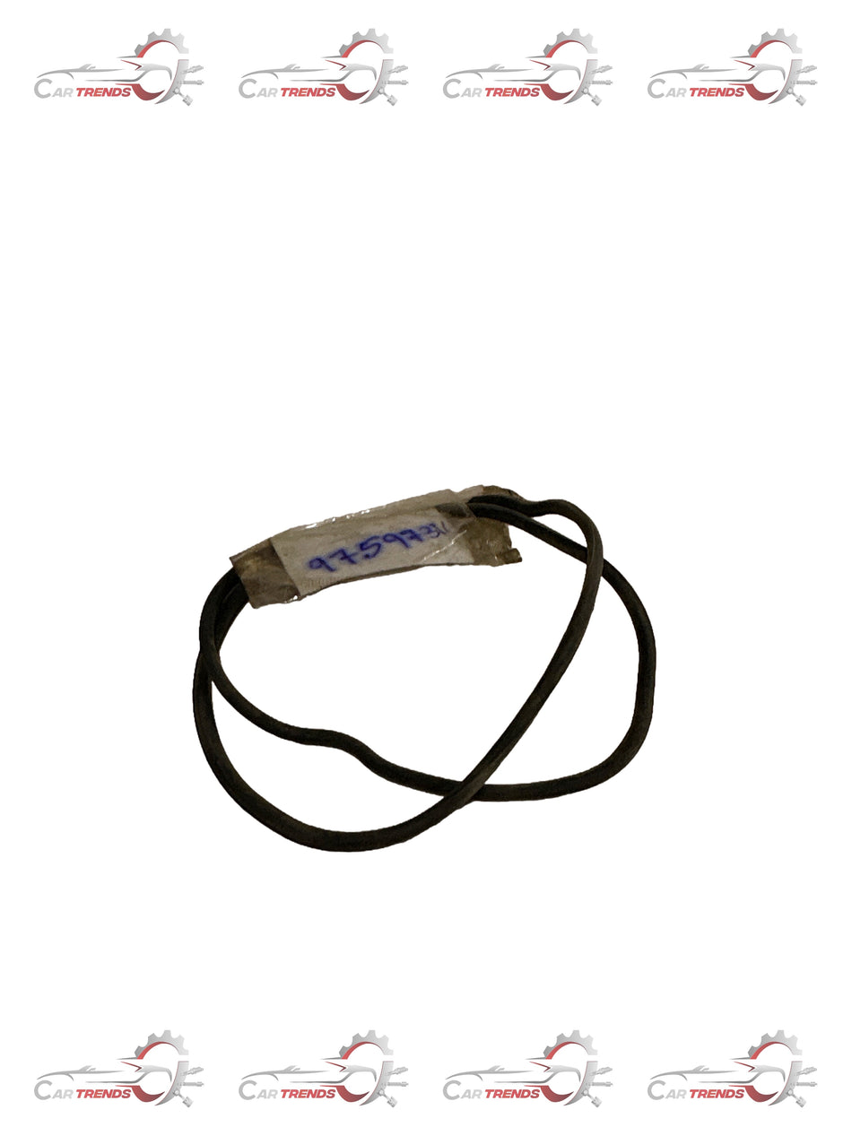 CarTrends oil cooler return hose for Tavera, spare parts, durable rubber hose for engine cooling system.