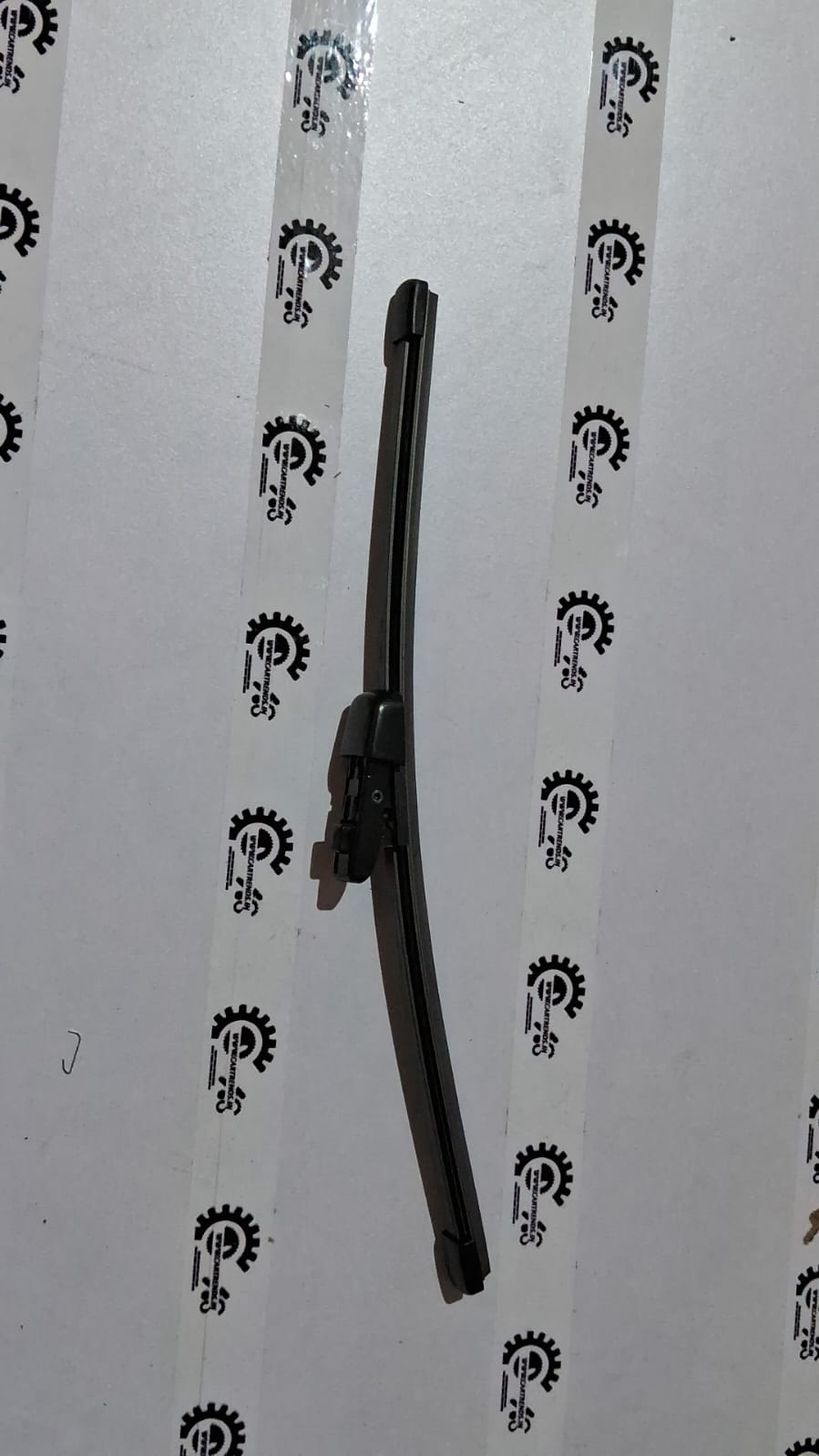 Volkswagen S-Cross wiper blade by CarTrends, model #5K6955427D, showing the clean, durable rubber edge for clear windshield visibility.