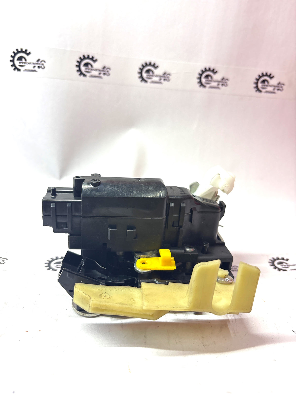 Electric Lock | Renault | LH/Front | 805032923R 805032923R 1