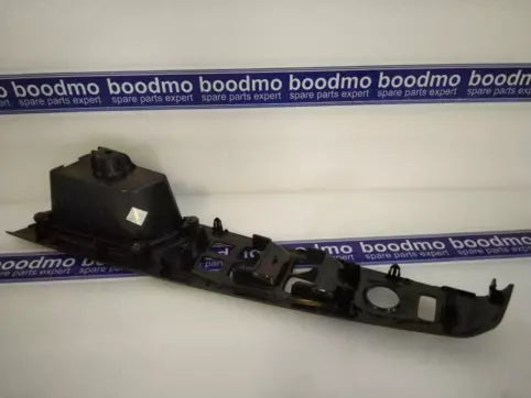 BEZEL ASSY ARM REST DOOR FRT RH