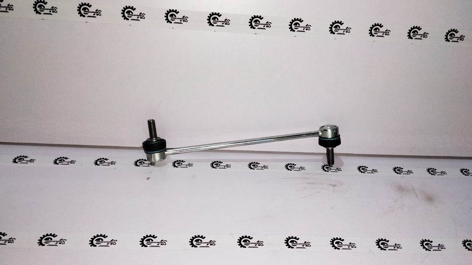 Ford front stabilizer link assembly for Ford EcoSport 2020 model, part number CN1Z5K484C, showing the metal link rod.