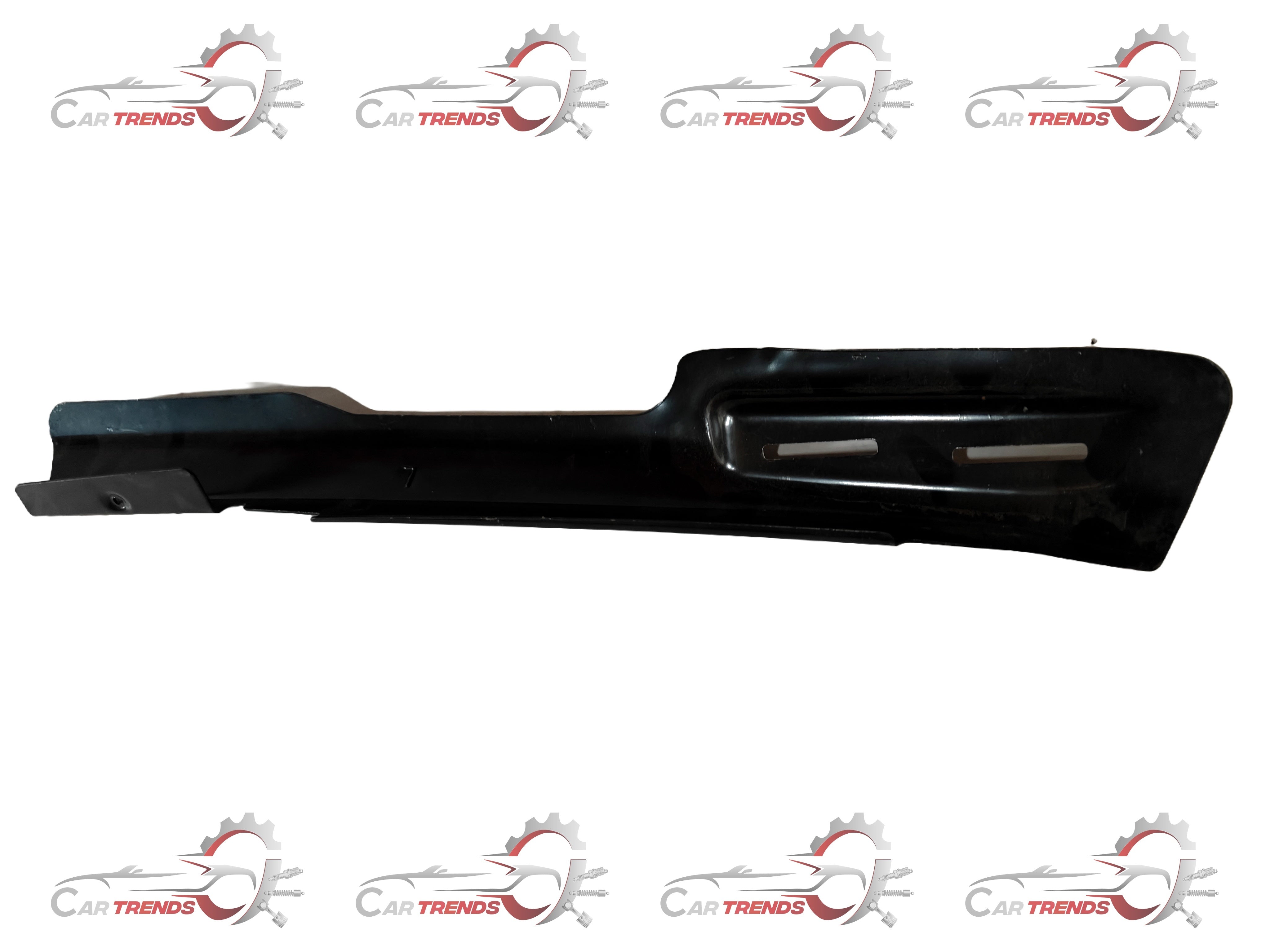 Front left fascia bracket for Chevrolet Captiva, General Motors part J96804073, vehicle bumper fascia support in black plastic.