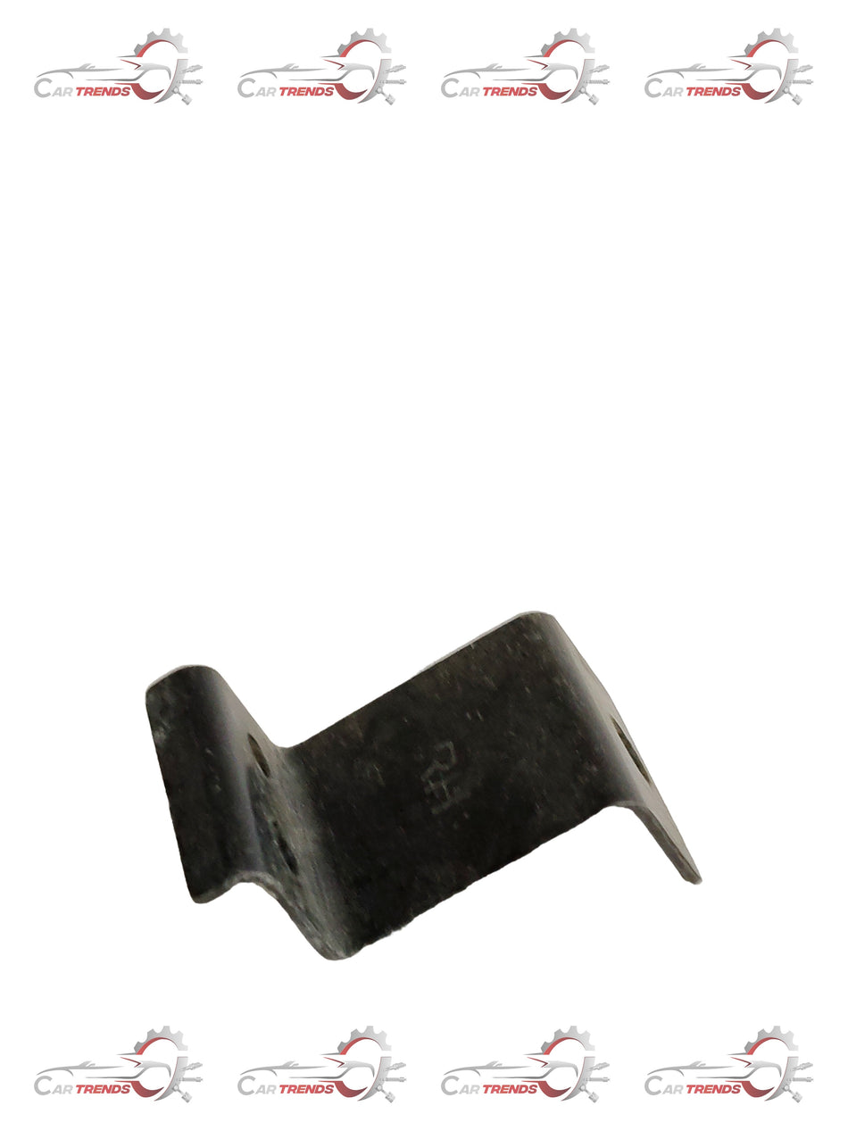 General Motors Tavera radiator bracket, right-hand side, OEM part T28282000 for reliable engine support and mounting.