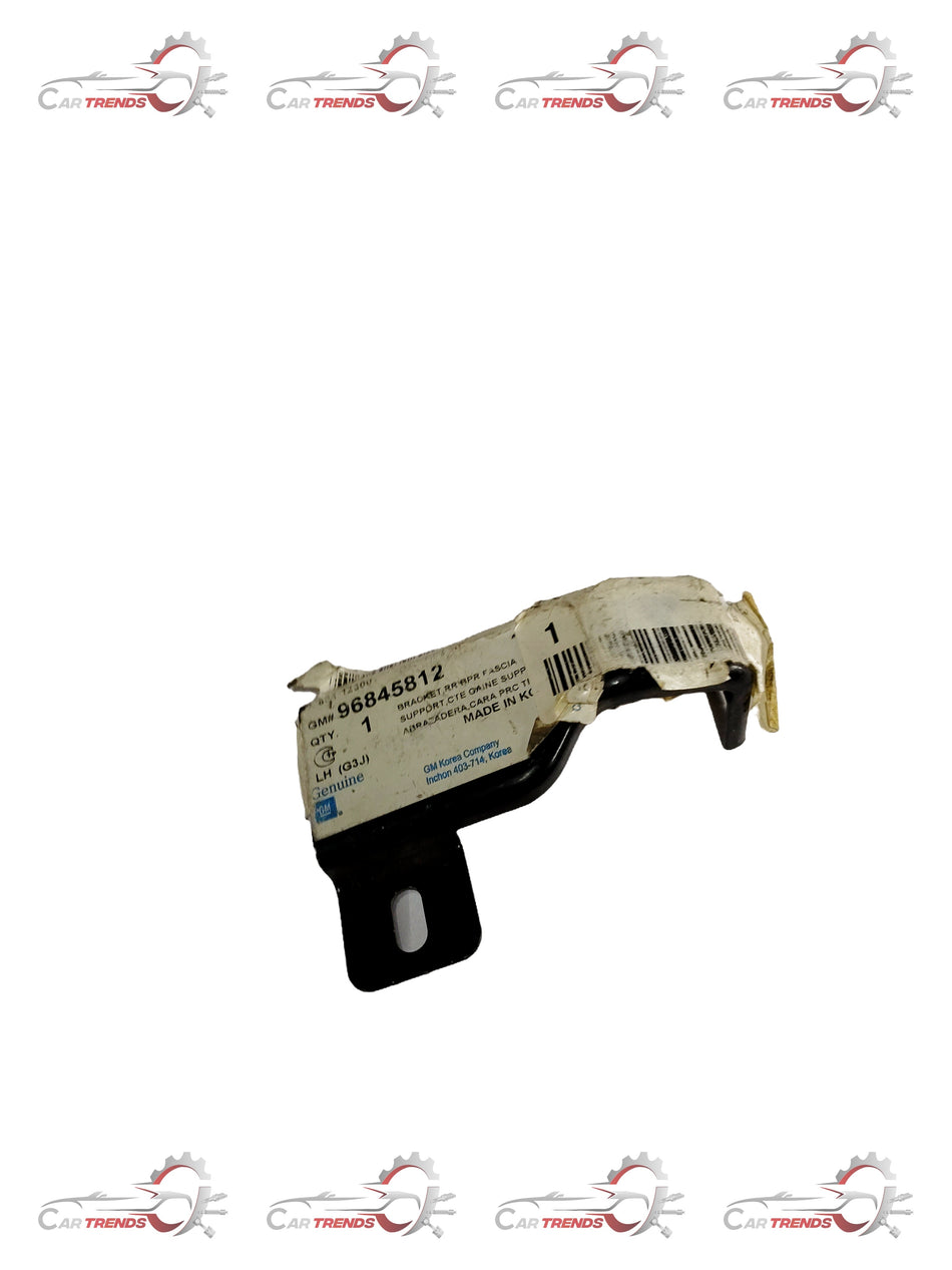 General Motors rear right fascia bracket for Cruze J96845812, used in vehicle exterior assembly.
