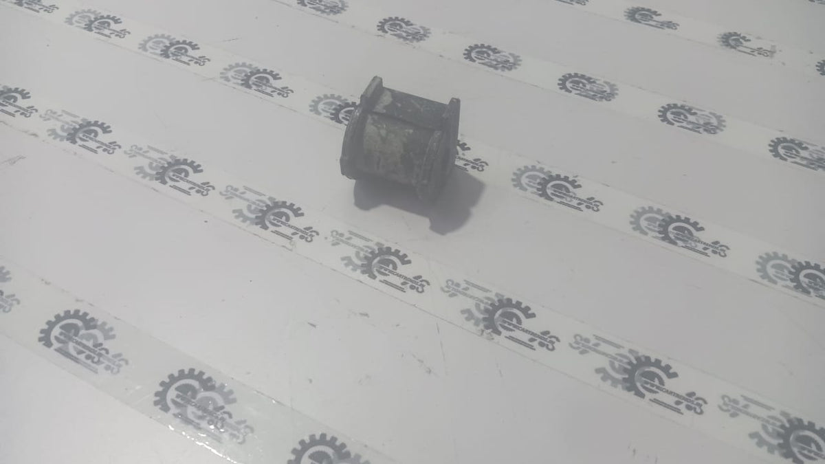 General Motors Optra petrol bushing stabilizer, automotive part showing the stabilizer component for vehicle suspension system.