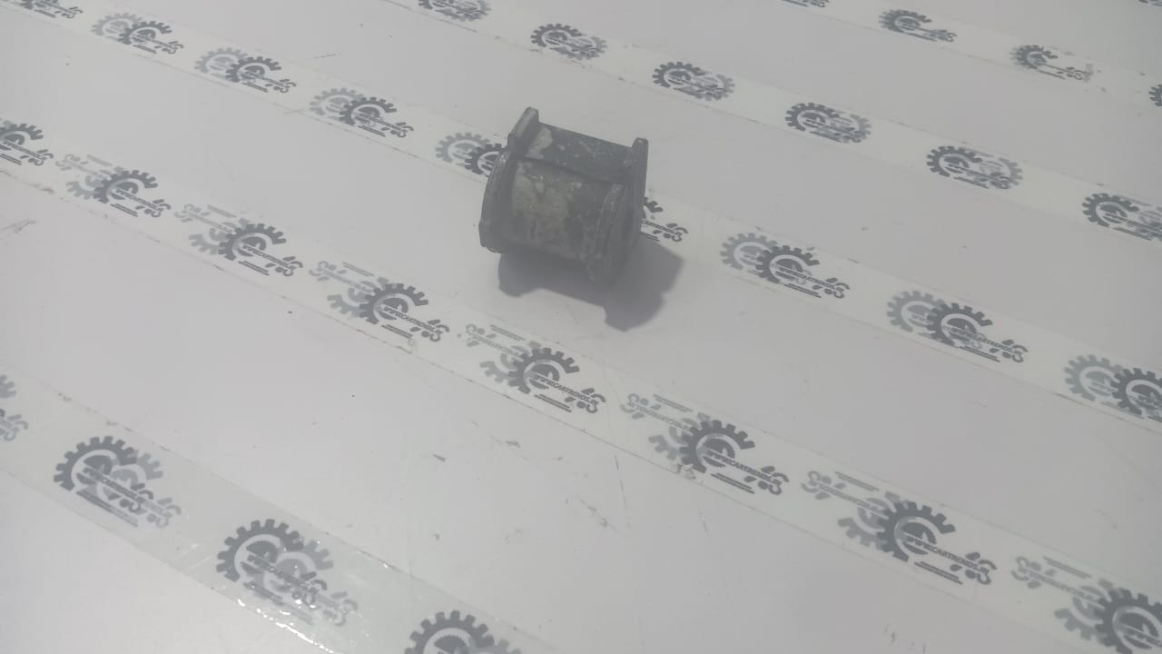 General Motors Optra petrol bushing stabilizer, automotive part showing the stabilizer component for vehicle suspension system.
