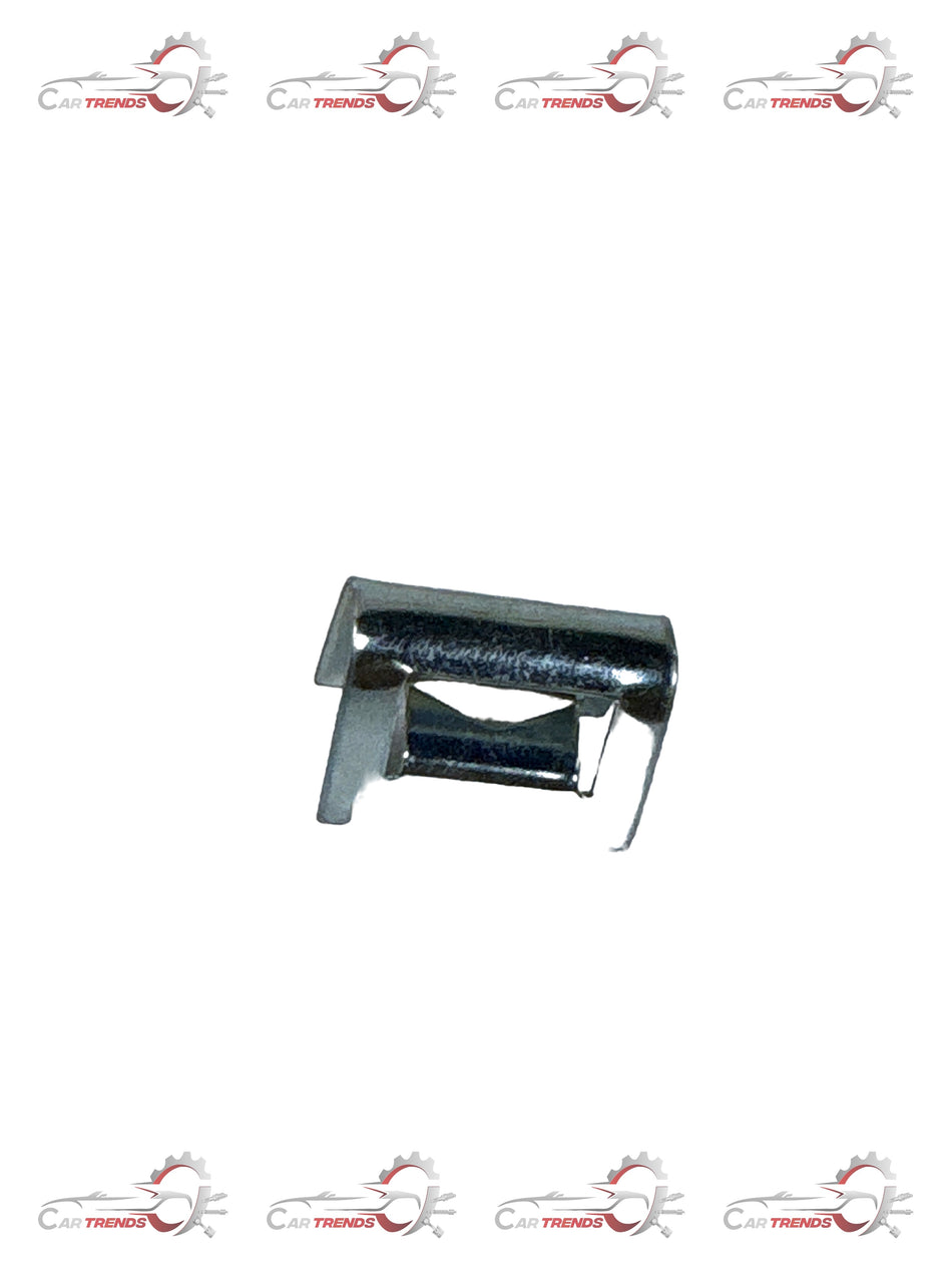 General Motors clip button N16 for Optra Petrol, automotive part with metal design and clip attachment for vehicle interior or exterior.