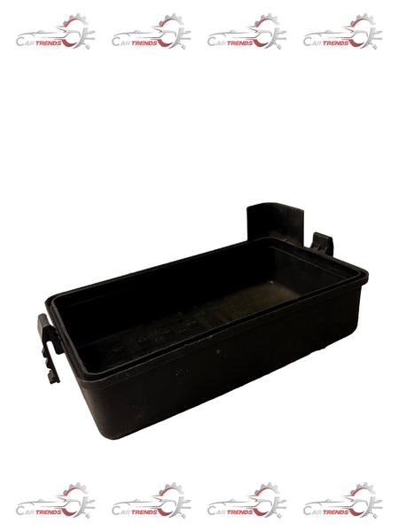 Black fuse cover assembly for General Motors vehicles, part number J9066186, designed to protect electrical fuses.