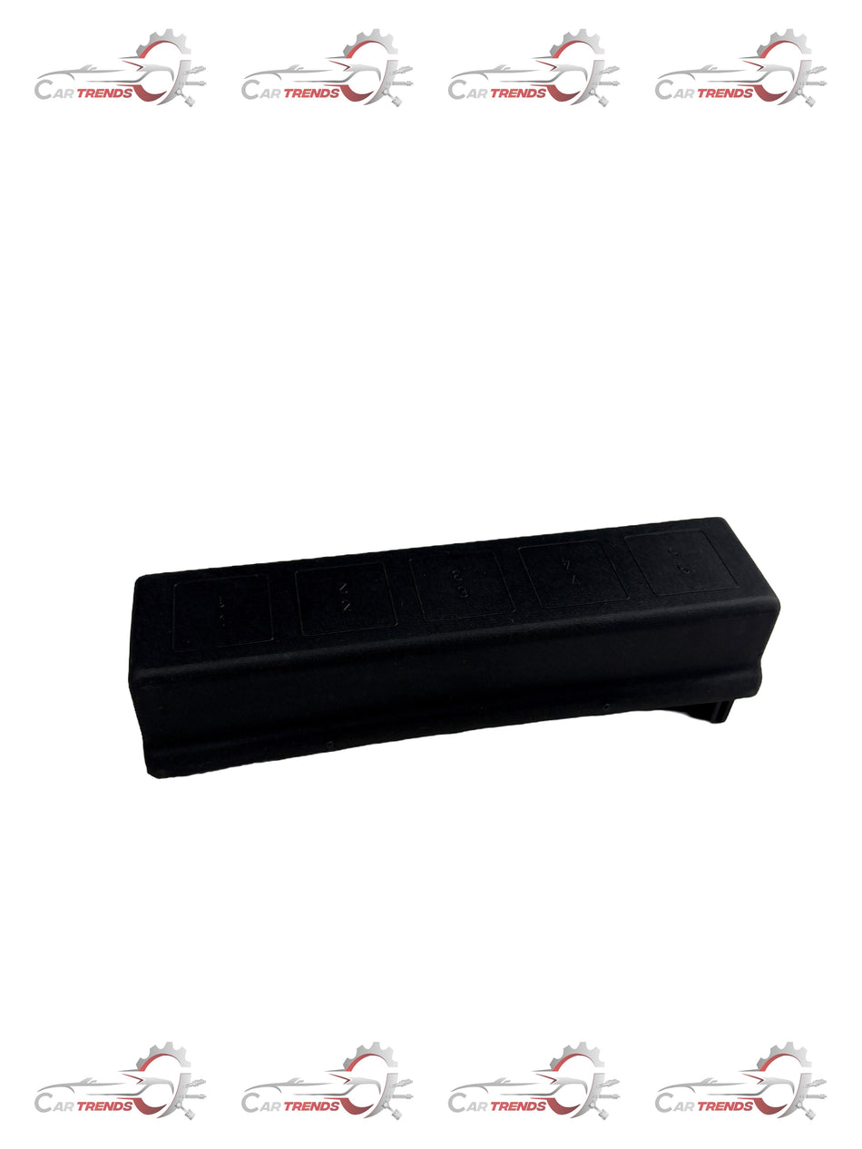 General Motors Astra cover box relay, automotive relay component for vehicle wiring and electrical system protection.