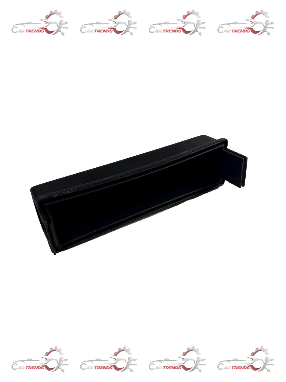 General Motors Astra cover box relay, automotive relay part for Astra vehicles, shown in black plastic casing.