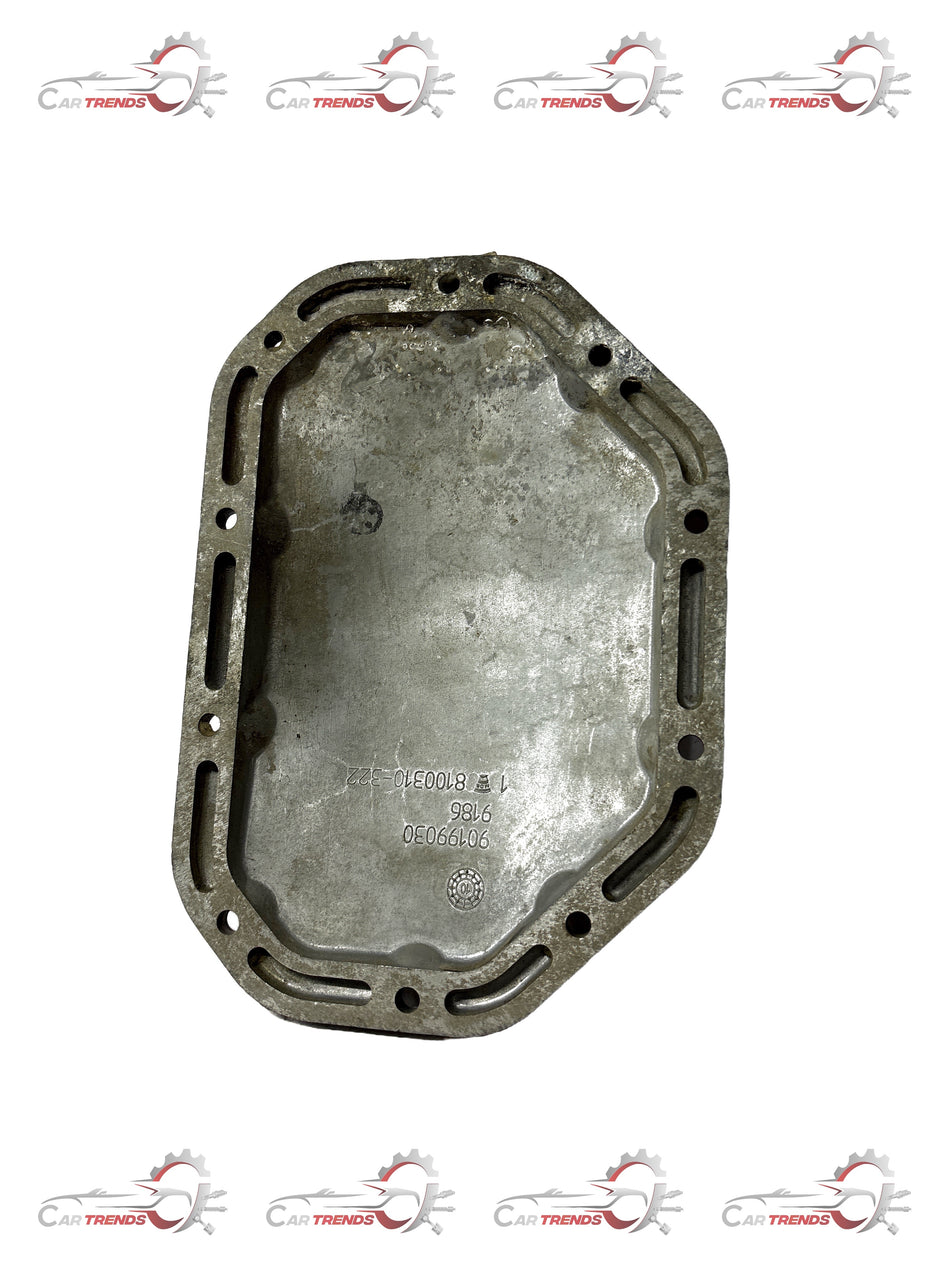 Front differential cover for Chevrolet vehicle by General Motors, designed to protect and enhance the differential assembly.
