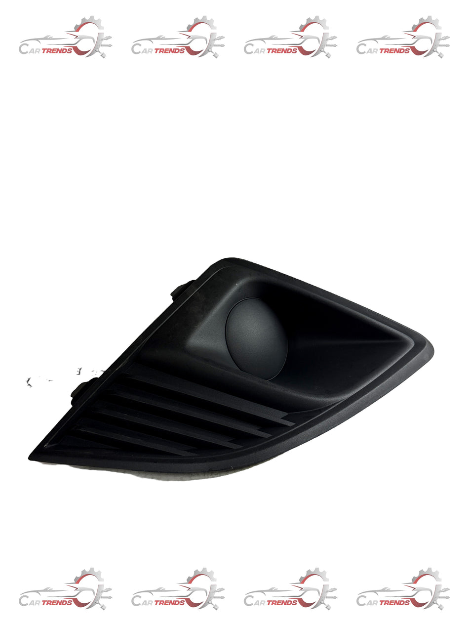 Front fog light cover for General Motors vehicles, model J95282263, designed to fit and protect the front fog light area.