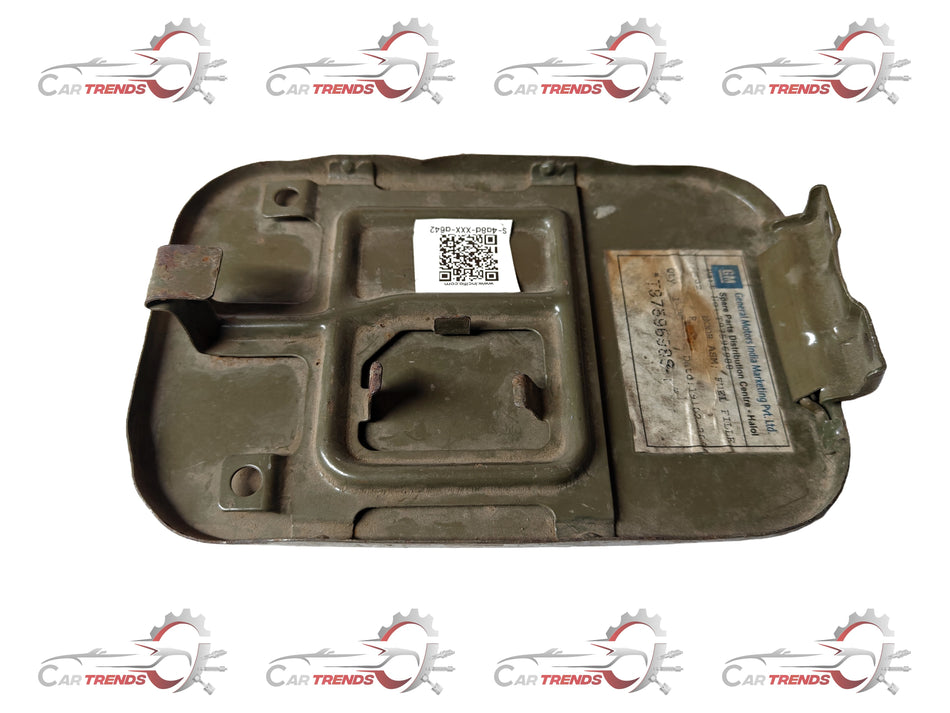 General Motors fuel filler door assembly for Tavera T97596988, designed for easy installation and a secure fit.