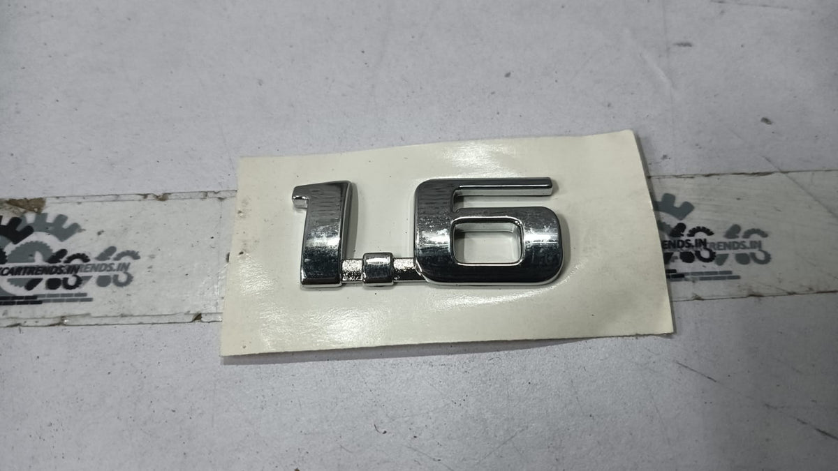 General Motors Corsa S92086788 emblem license gate badge on a vehicle, showcasing the car's branding and design details.