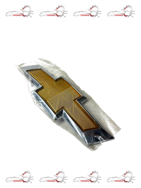 General Motors Emblem R Compact Lid for Chevrolet Cruze J95122565, vehicle badge replacement or accessory part.