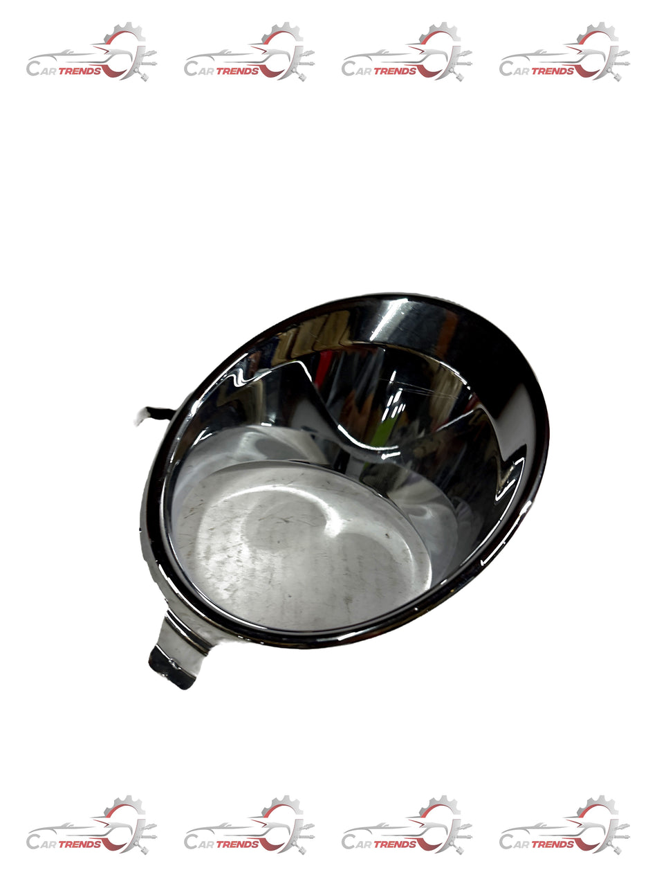 Right side fog lamp bezel for Chevrolet Beat by General Motors, compatible with J96687010 model.
