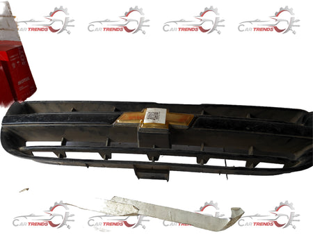 General Motors Tavera front grille Rad T97595507, automotive grille with distinctive design for Tavera models.