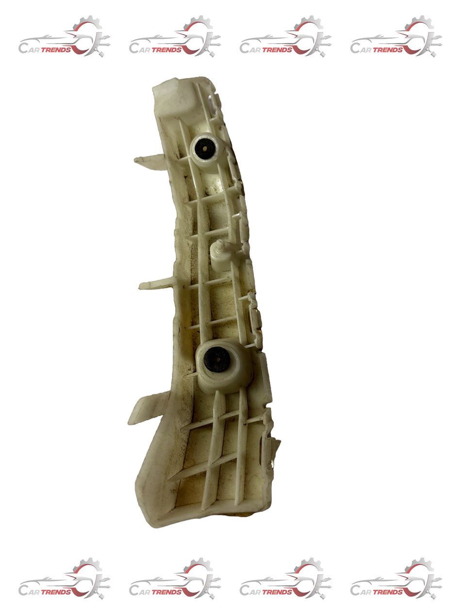General Motors rear bumper bracket, right-hand side, for J96686882, showing the metal support component for vehicle rear bumper.