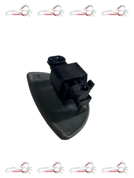 Lock for glove box in Chevrolet Aveo, compatible with J96538004, designed by General Motors for secure storage.