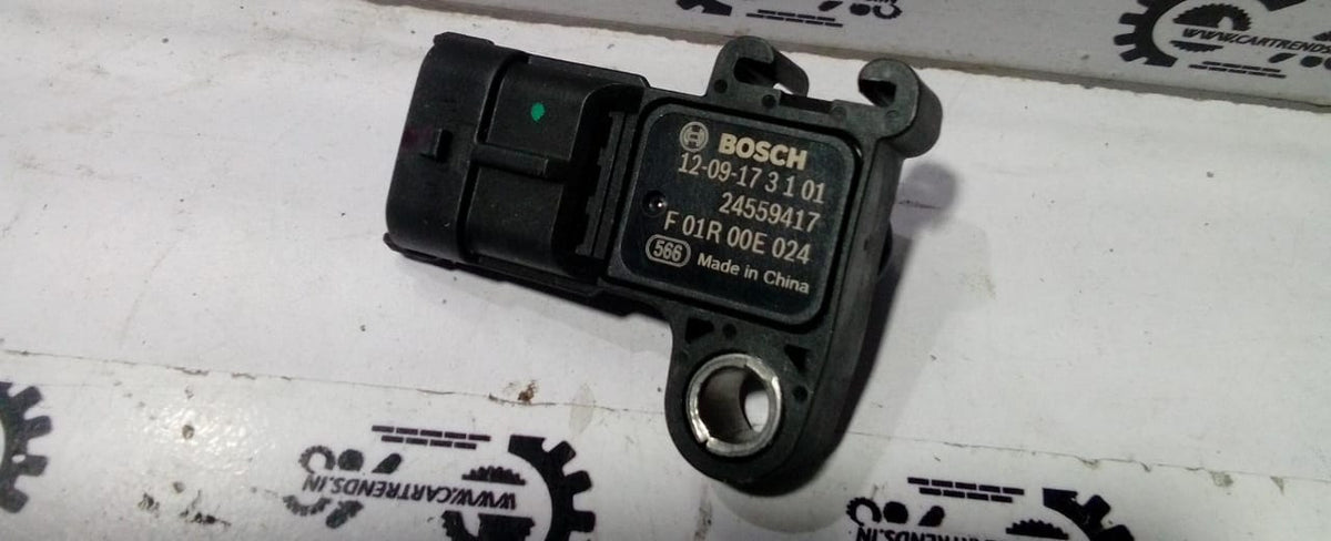 General Motors MAP sensor Enjoy J24559417, automotive engine control sensor for optimal fuel management and performance.