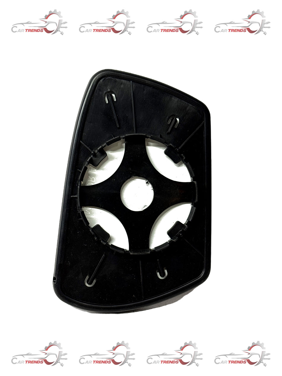 General Motors rearview mirror with reflective glass for vehicle interior, part number J24561386.