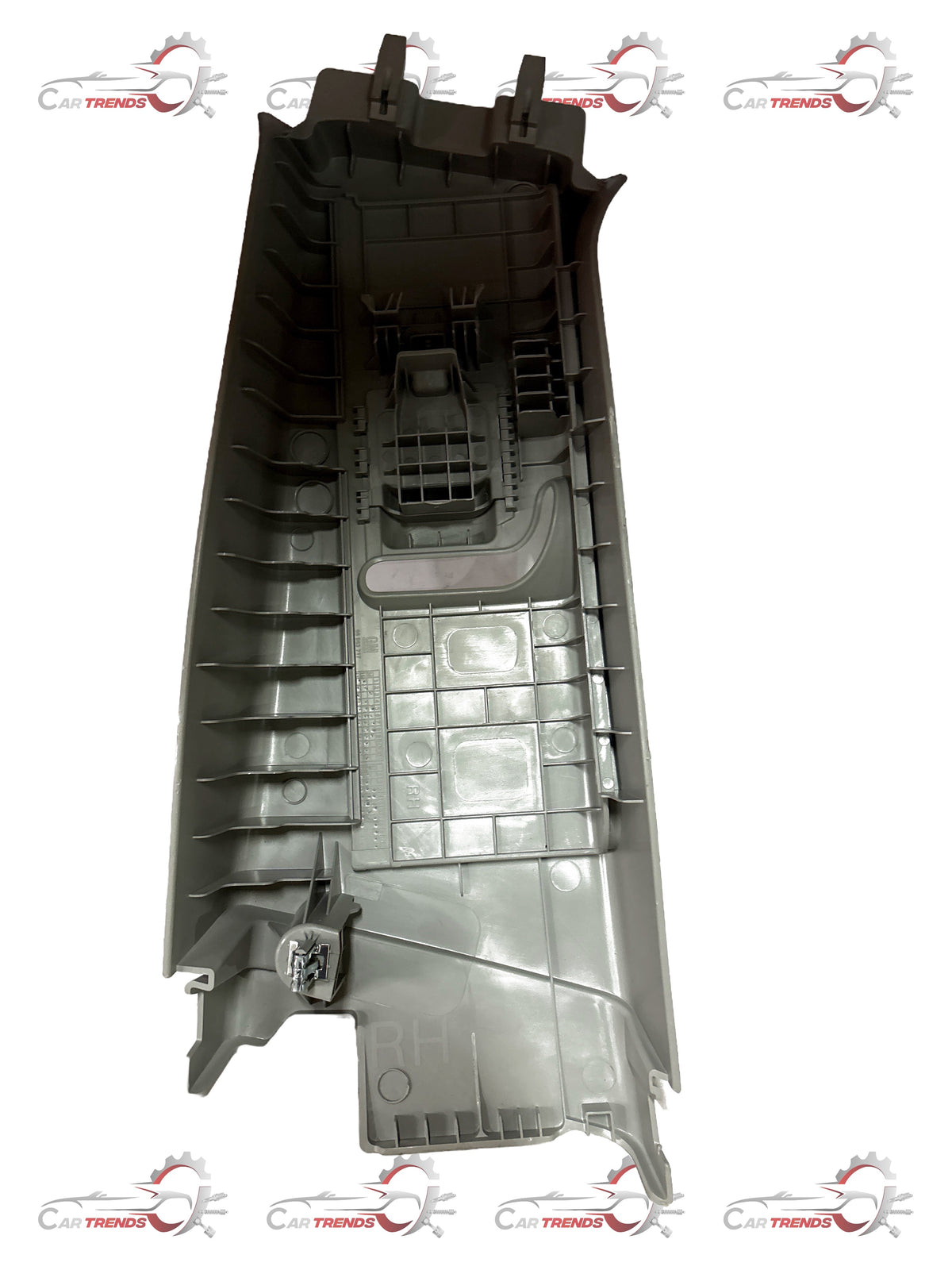 General Motors right upper door molding assembly for Cruze, part J95381121, visible in the image.
