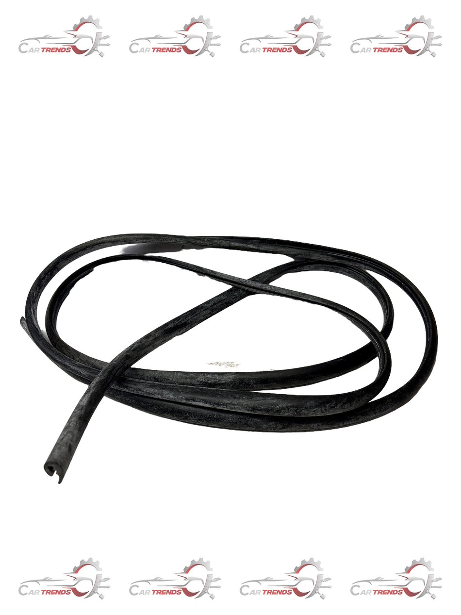 General Motors Corsa molding L gate without garnish, automotive part for vehicle exterior, model S90386761.