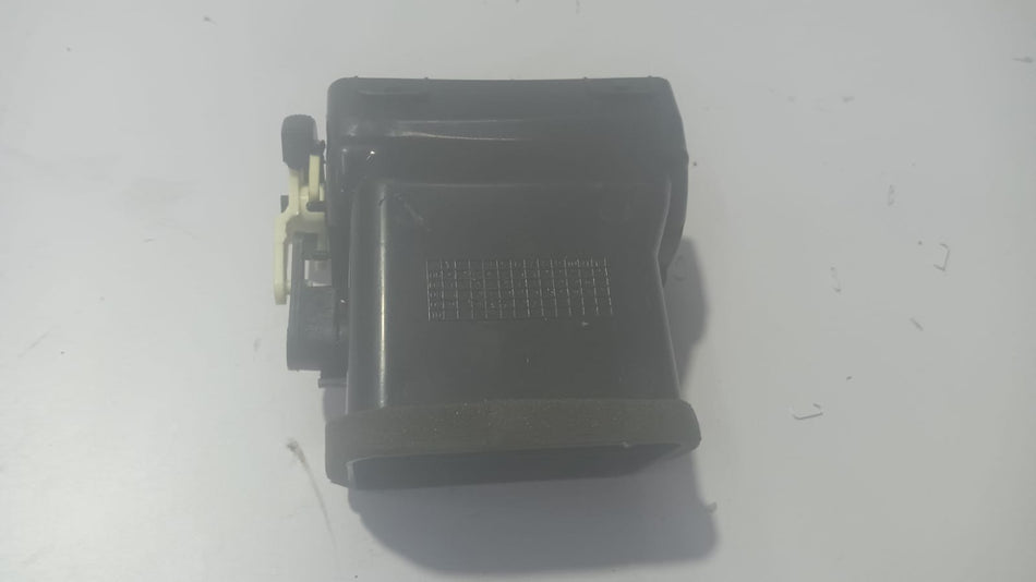 General Motors Optra petrol outer nozzle A LH, automotive part for fuel system, with detailed view of the nozzle component.