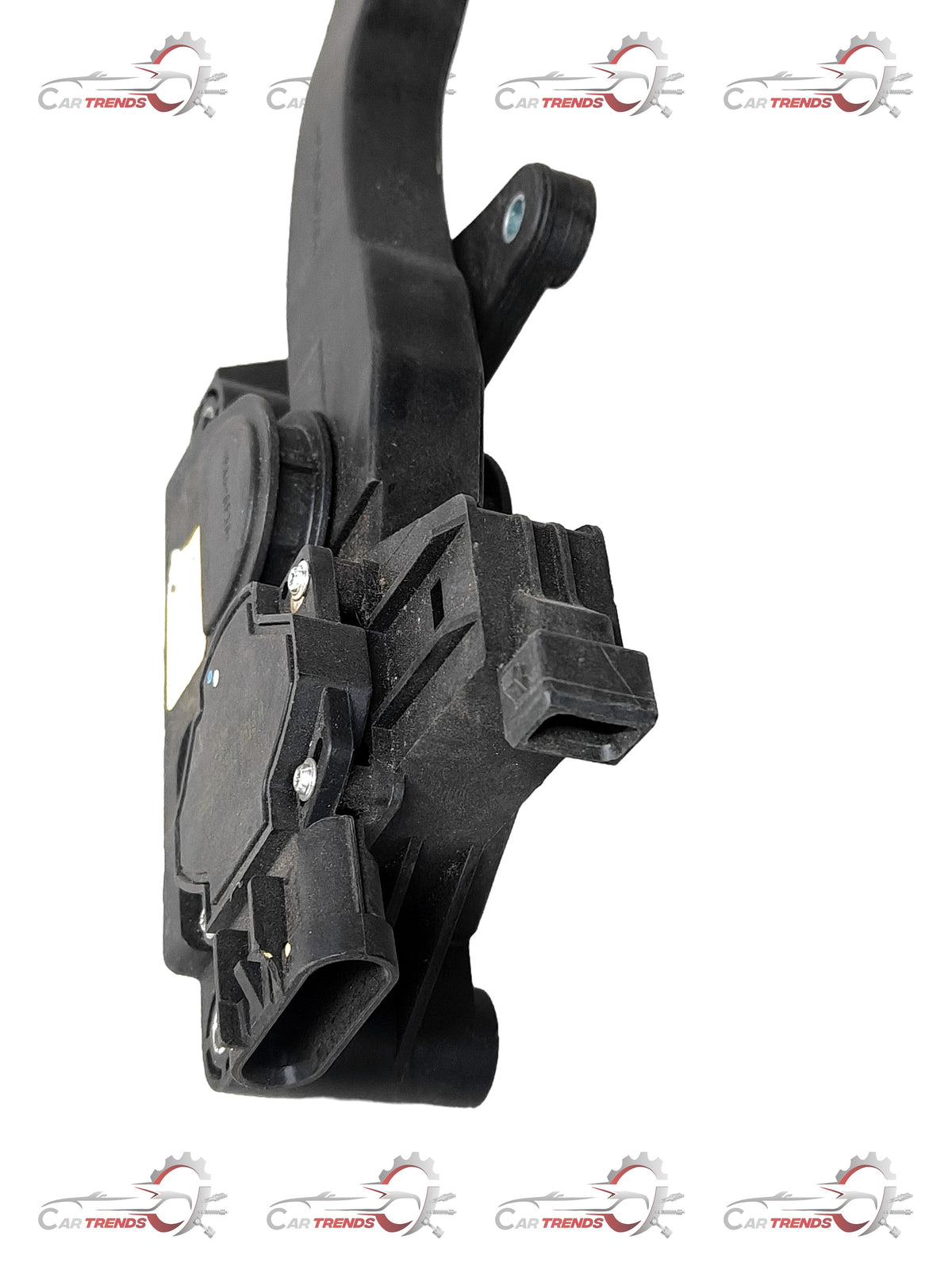 General Motors pedal accelerator for Captiva J96625895, close-up view of the throttle pedal in black with textured surface.