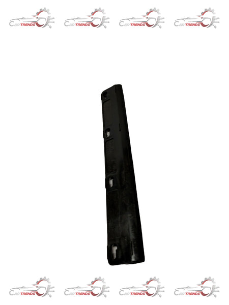 General Motors retainer for right bumper fascia on Corsa, part number S93244880, shown in the image.
