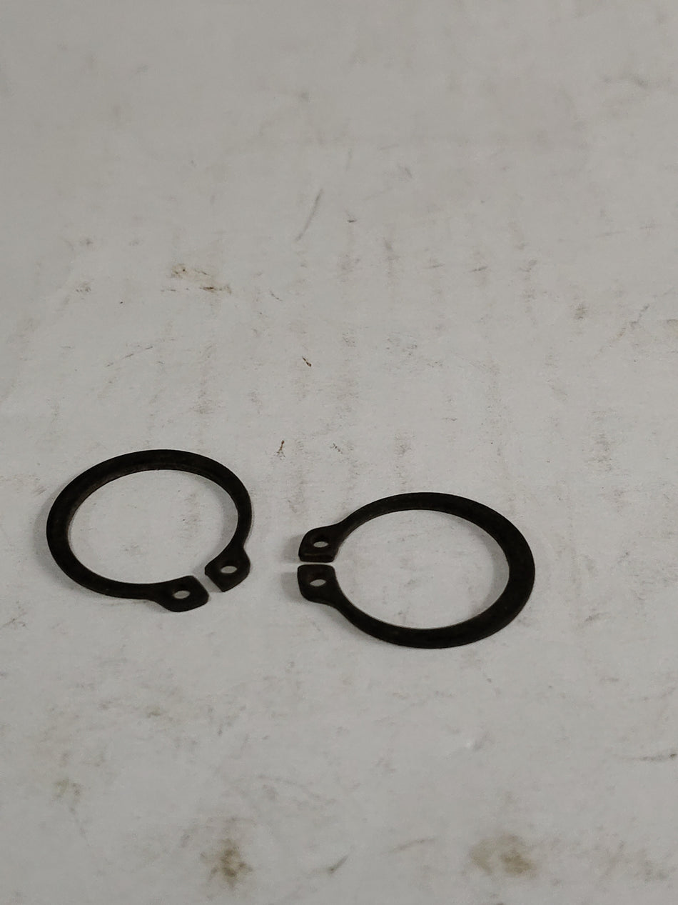 General Motors Tavera front bearing ring snap counter, auto part for vehicle maintenance and repair.