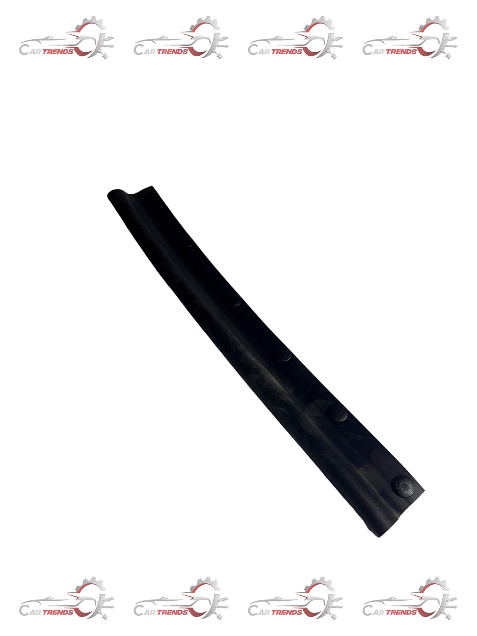Seal hood for Chevrolet Cruze, General Motors J94787612, durable rubber seal for secure engine hood closure.