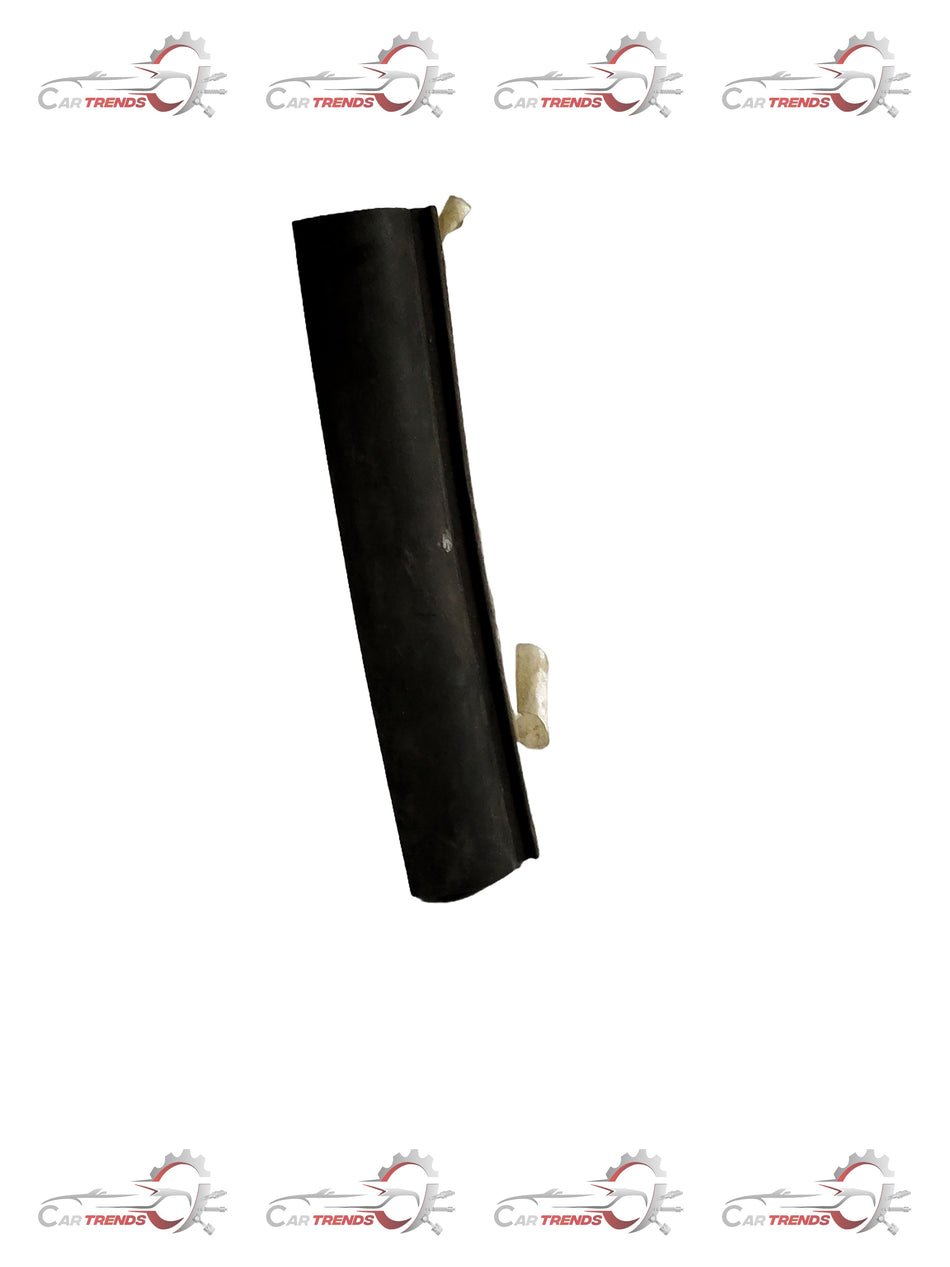 General Motors seal hood spark J28291095 for engine protection, showing the black rubber gasket with mounting edges.
