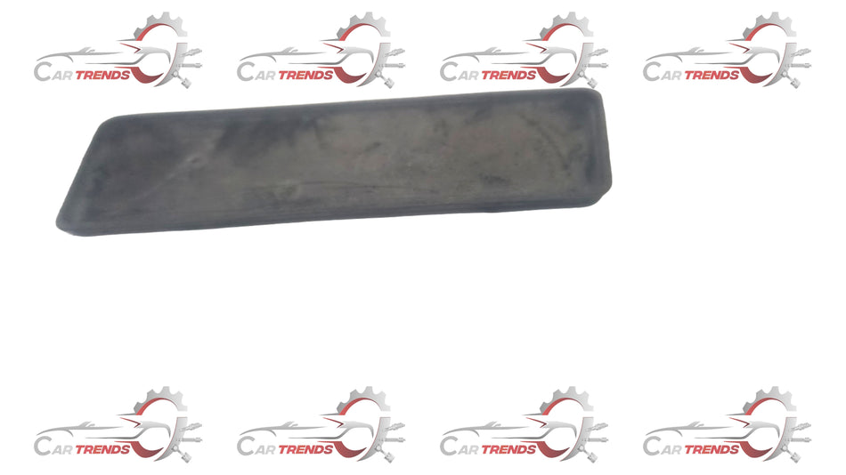 General Motors front right side rubber strip for Cruze J96951320, visible on the vehicle's exterior.
